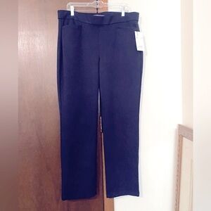 Gloria Vanderbilt woman’s knot pull on pants